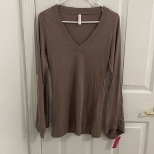 Women’s V- Neck Longsleeve Top